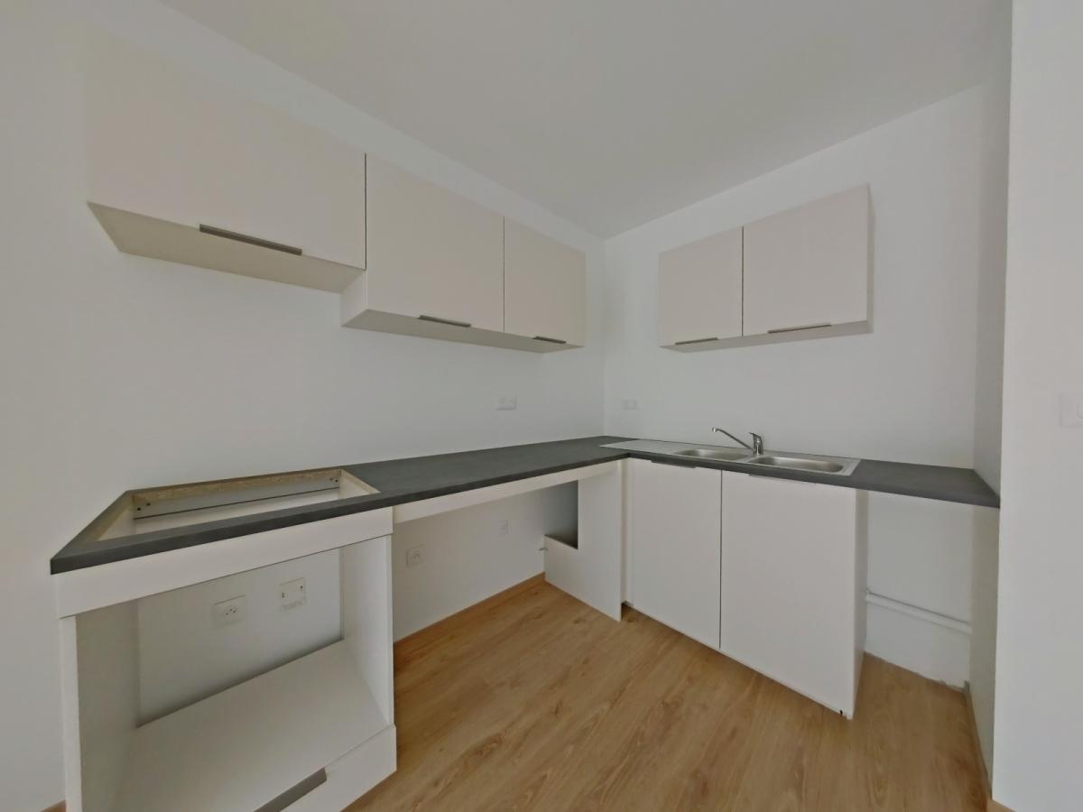 2 pièces - 1er étage - 43m² - 673,34 € - Photo #1