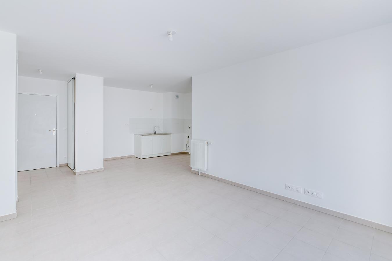 4 pièces - 3ème étage - 82m² - 1 328,68 € - Photo #1