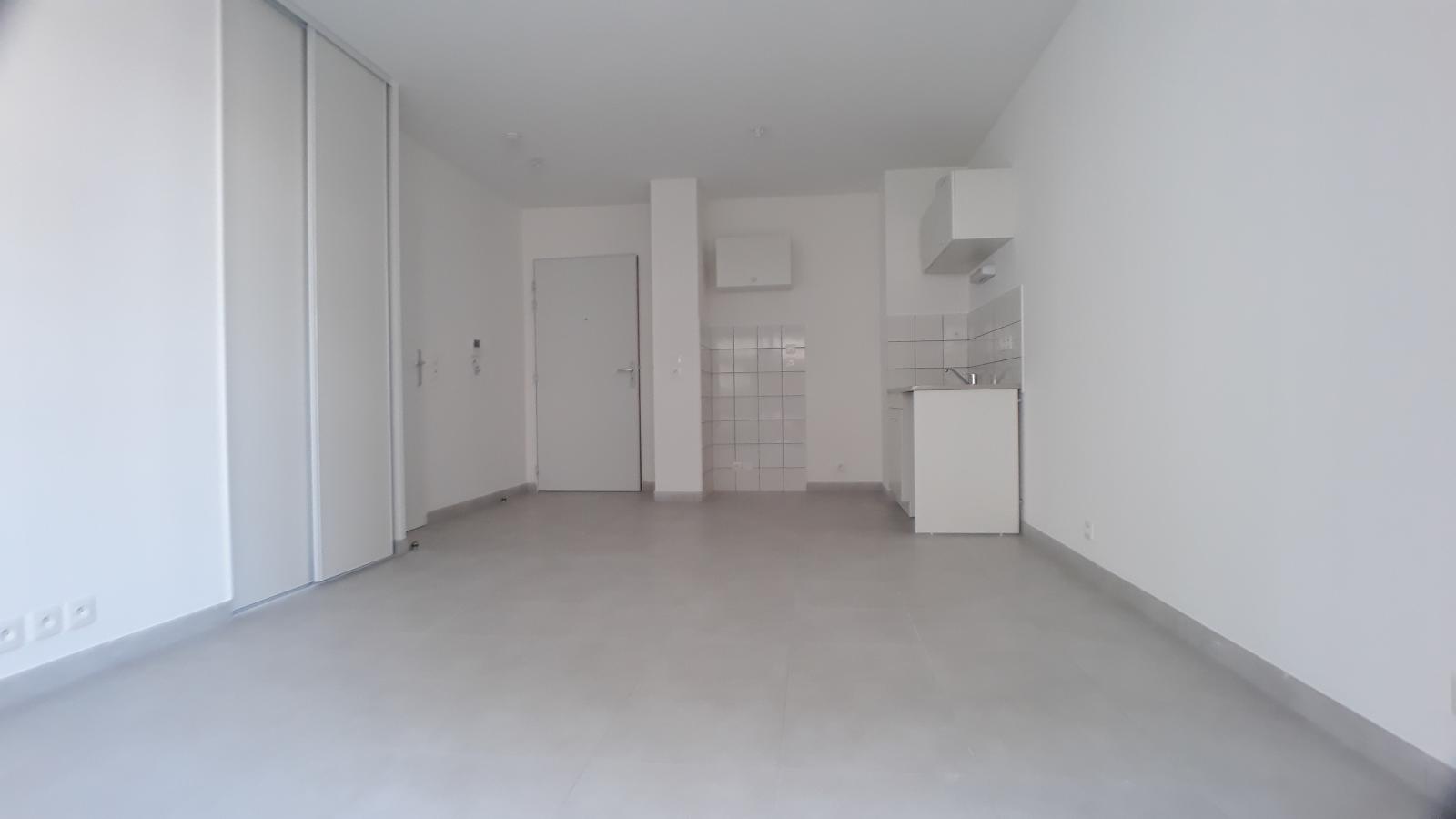 2 pièces - 5ème étage - 42m² - 722,13 € - Photo #2