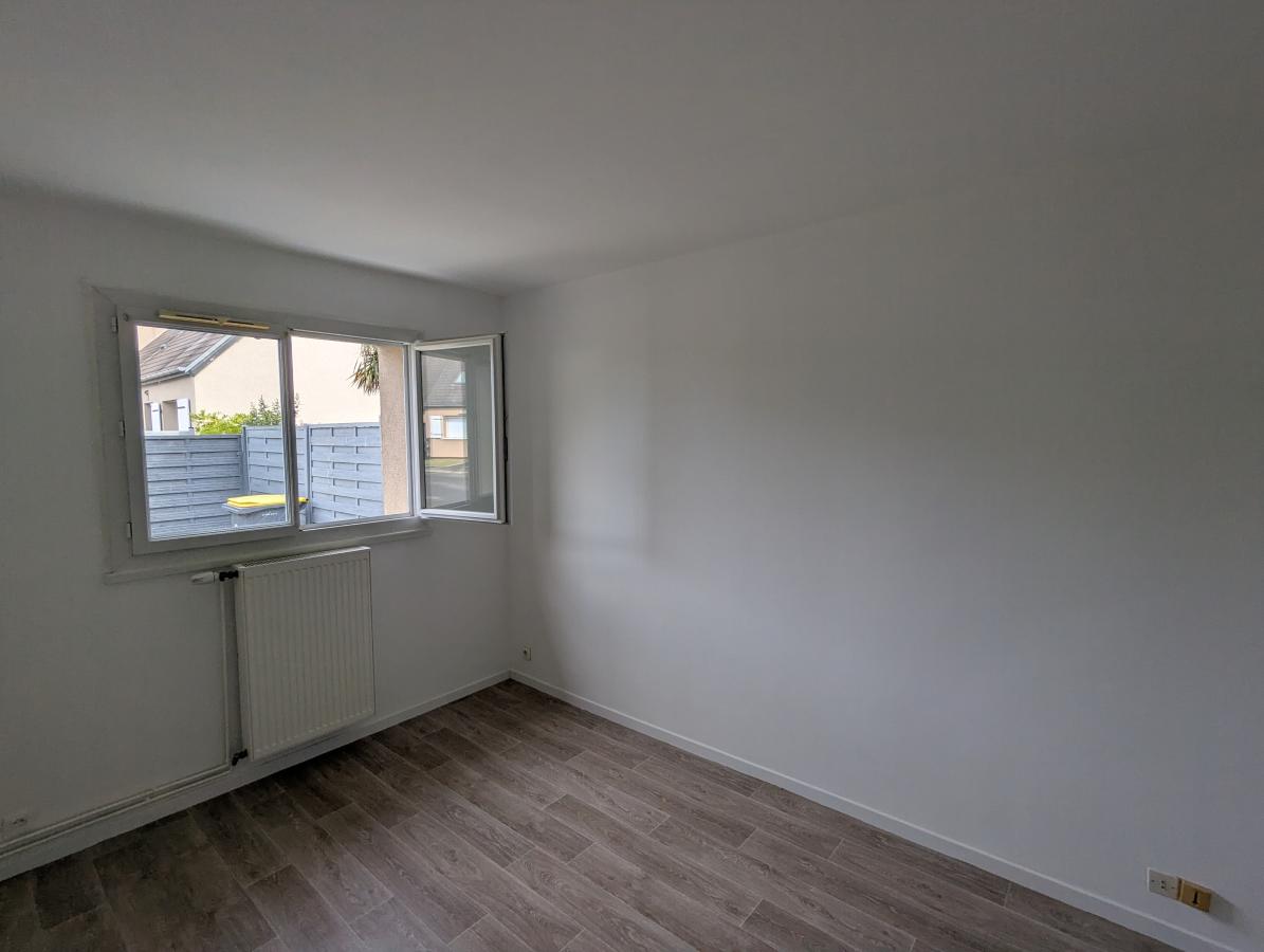 
																																							5 pièces - 
																																						RDC - 98m² - 225 000 € - Photo #3