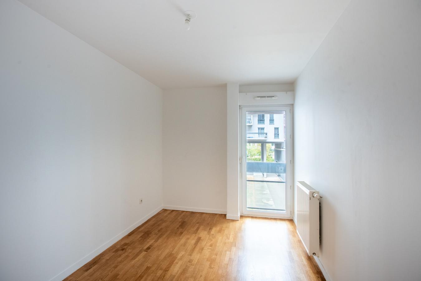 4 pièces - 1er étage - 76m² - 1 920,59 € - Photo #4