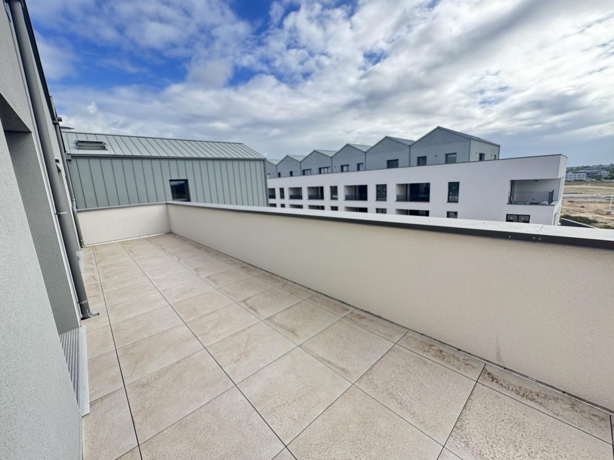 4 pièces - 4ème étage - 79m² - 1 026,17 € - Photo #1