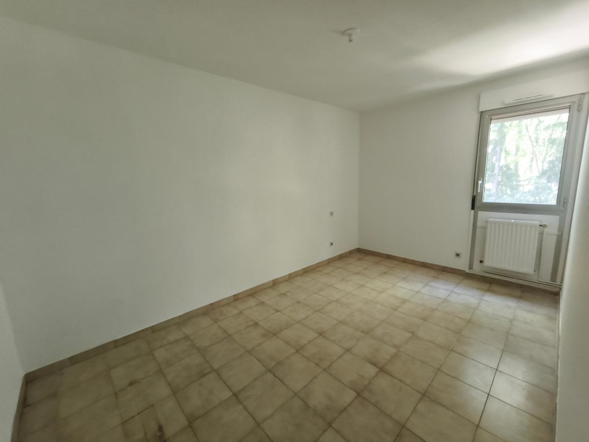 
																																							3 pièces - 
																																						3ème étage - 70m² - 69 000 € - Photo #5