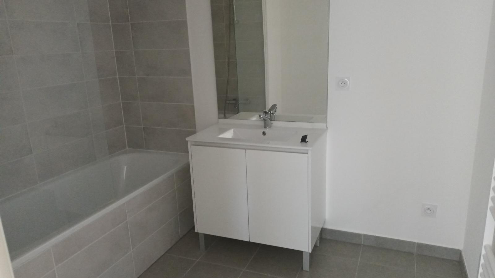 2 pièces - 3ème étage - 49m² - 955,83 € - Photo #4
