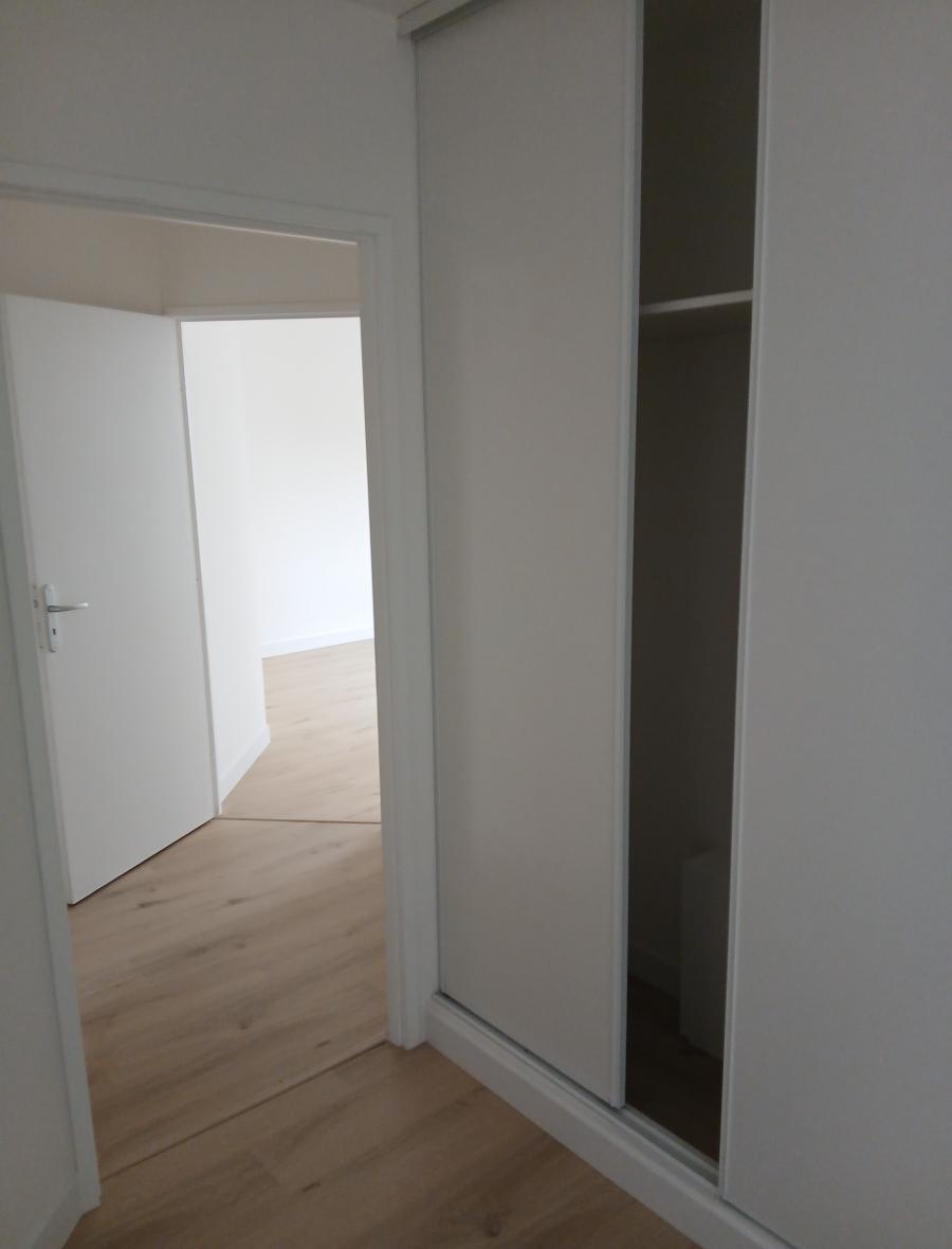 
																			3 pièces - 
																		8ème étage - 59m² - 1 197,95 € - Photo #2