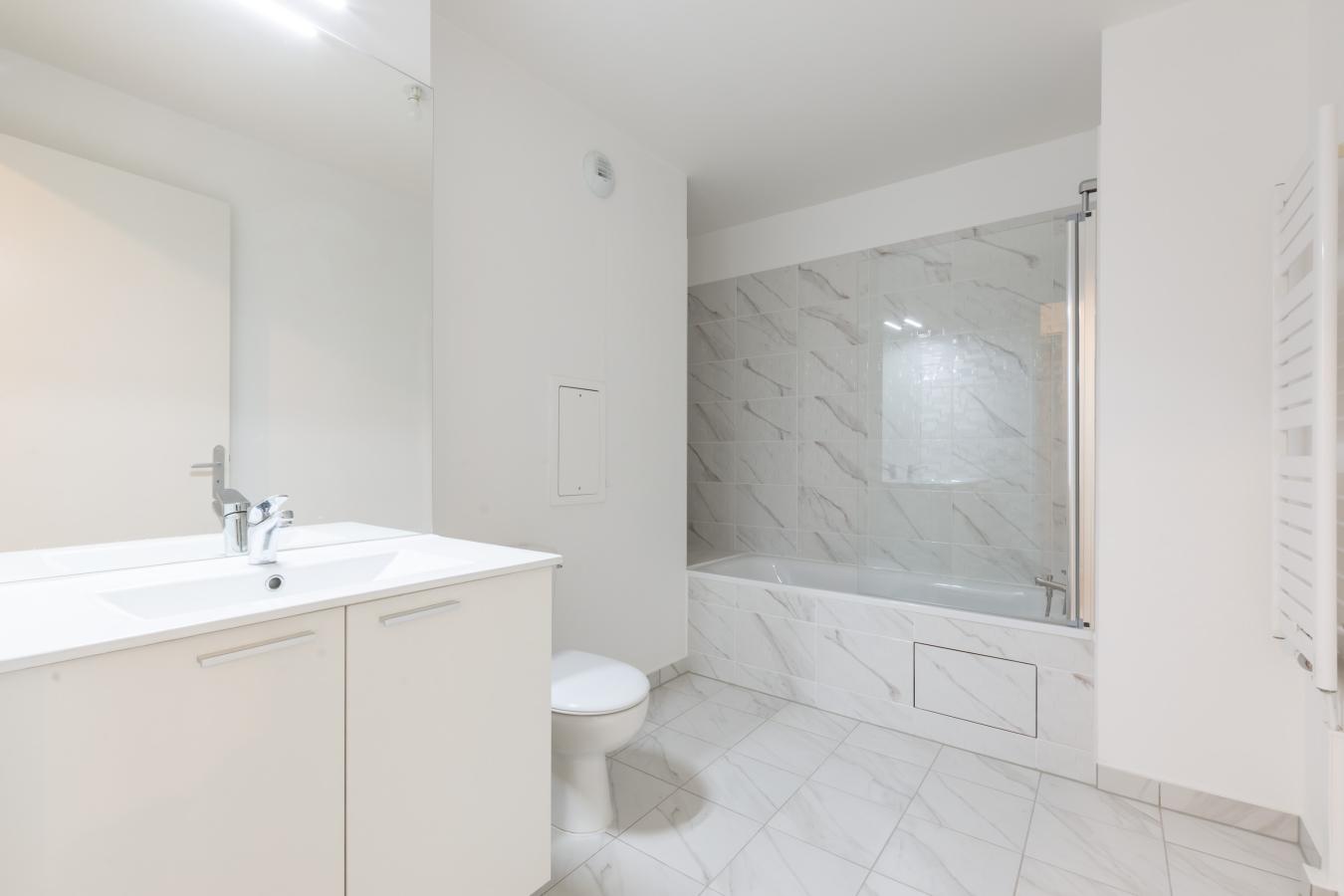 
																																							5 pièces - 
																																						2ème étage - 99m² - 1 763,43 € - Photo #1