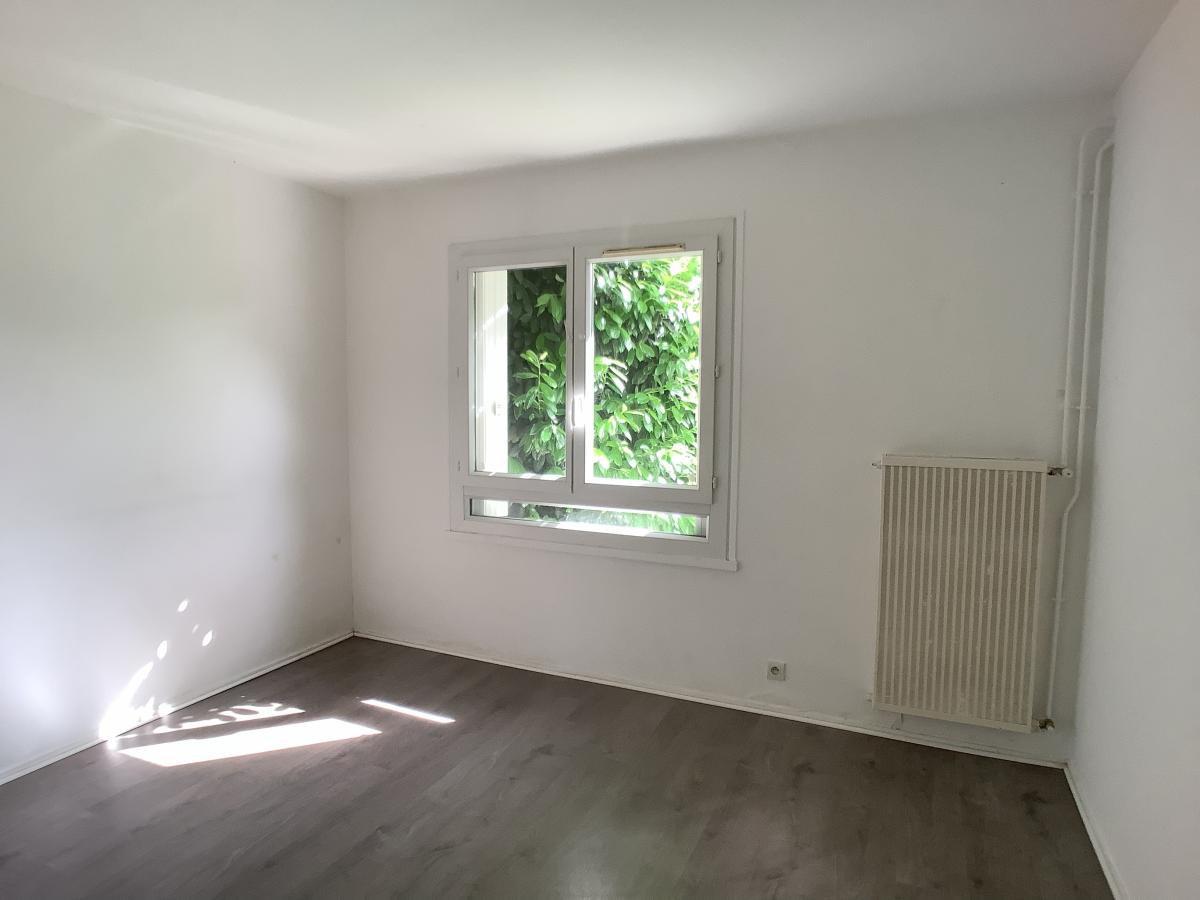 
																																							4 pièces - 
																																						RDC 190 000 € - Photo #4