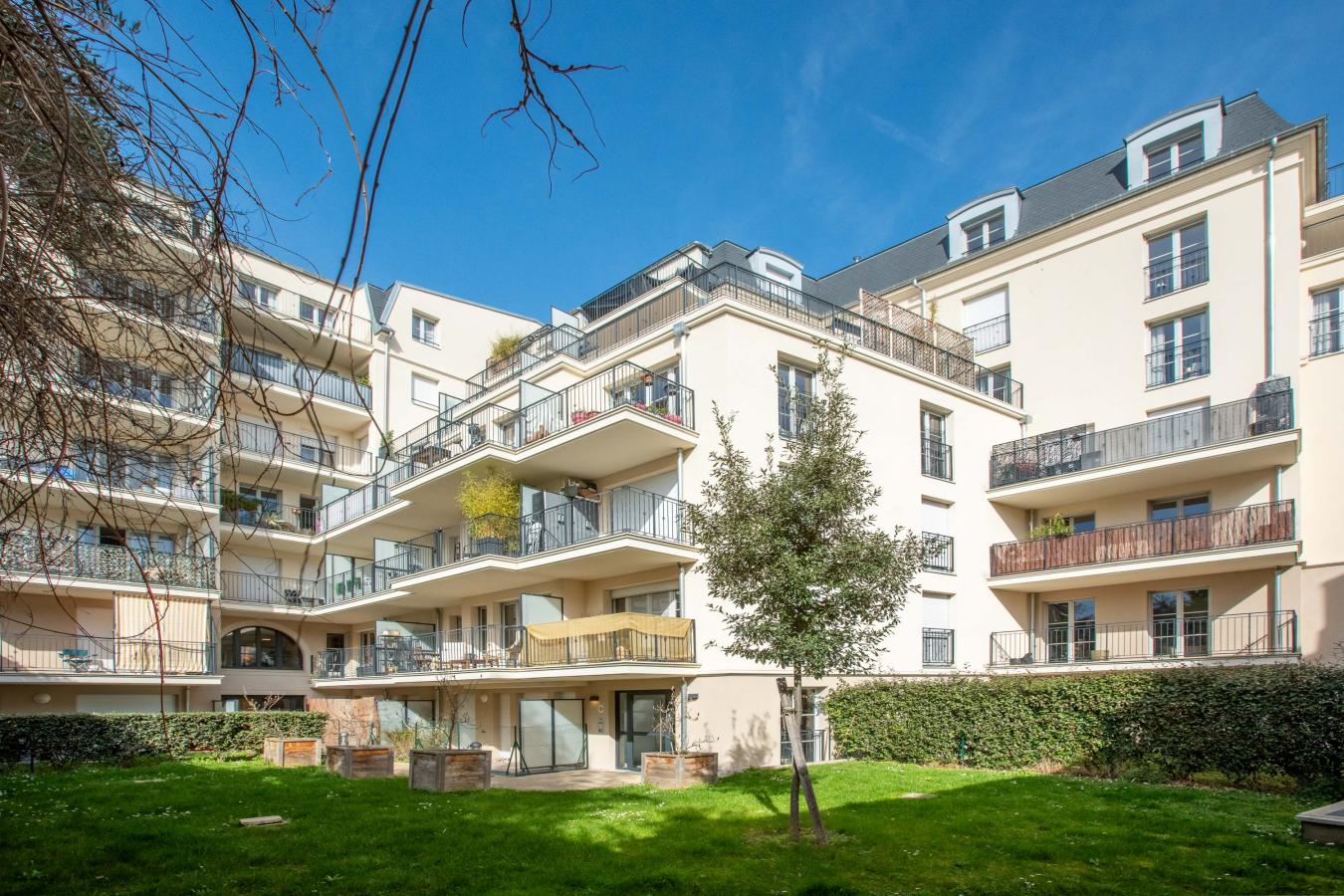 
																																							2 pièces - 
																																						RDC - 55m² - 1 457,53 € - Photo #1