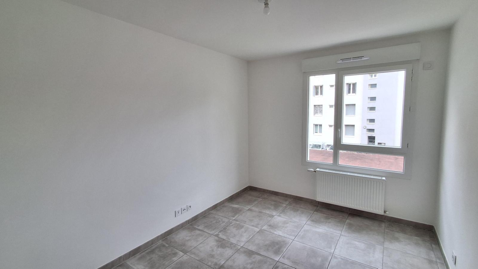 
																																							3 pièces - 
																																						1er étage - 62m² - 848,13 € - Photo #3