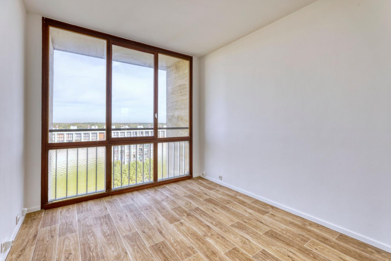 
																																							3 pièces - 
																																						10ème étage - 56m² - 180 000 € - Photo #7