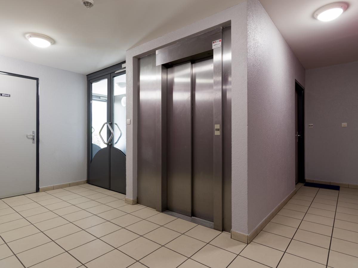 
																																							4 pièces - 
																																						1er étage - 93m² - 704,01 € - Photo #1