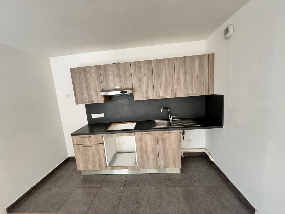 4 pièces - 1er étage - 84m² - 1 902,75 € - Photo #4
