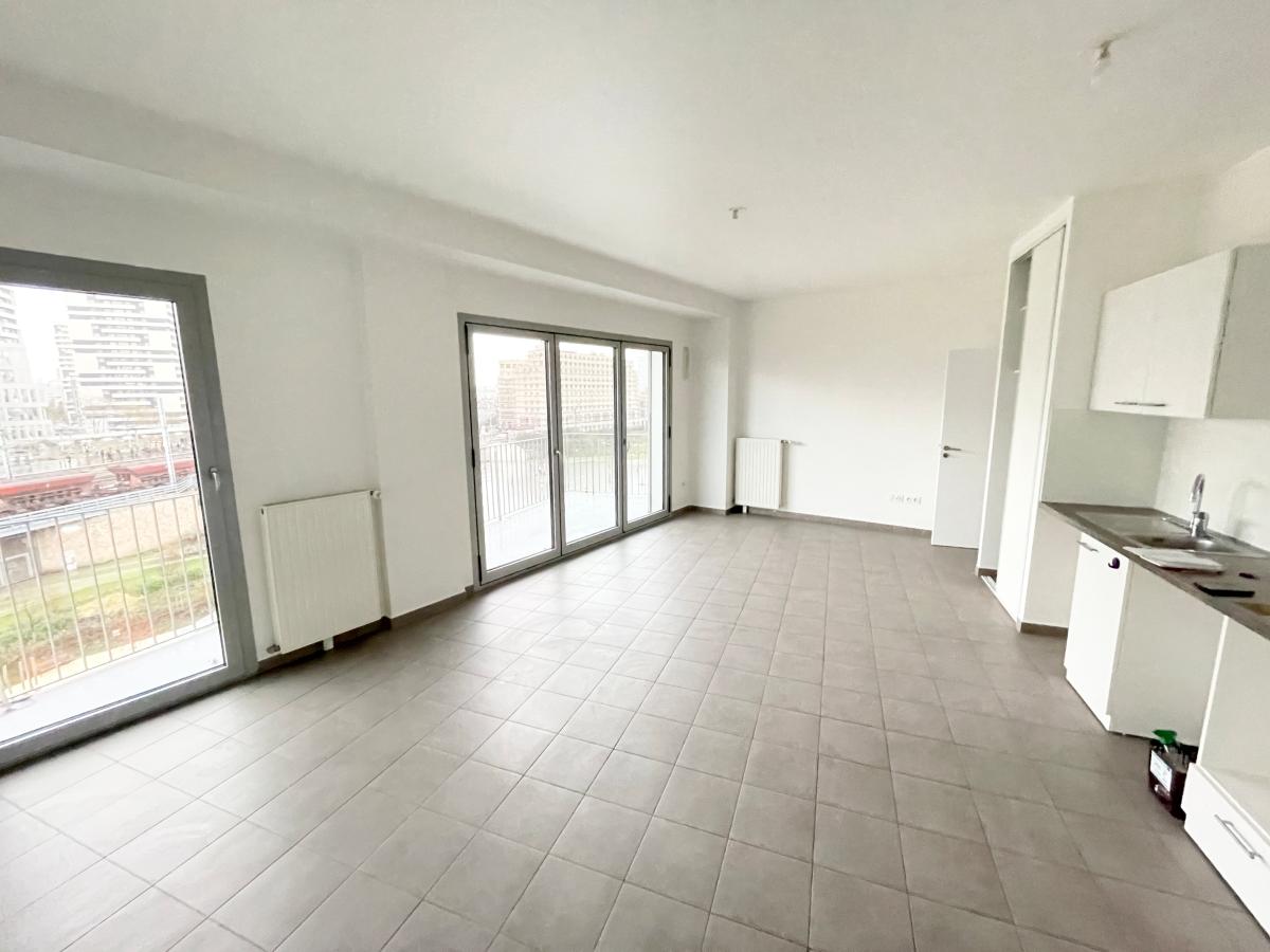 
																			3 pièces - 
																		2ème étage - 84m² - 2 141,71 € - Photo #0