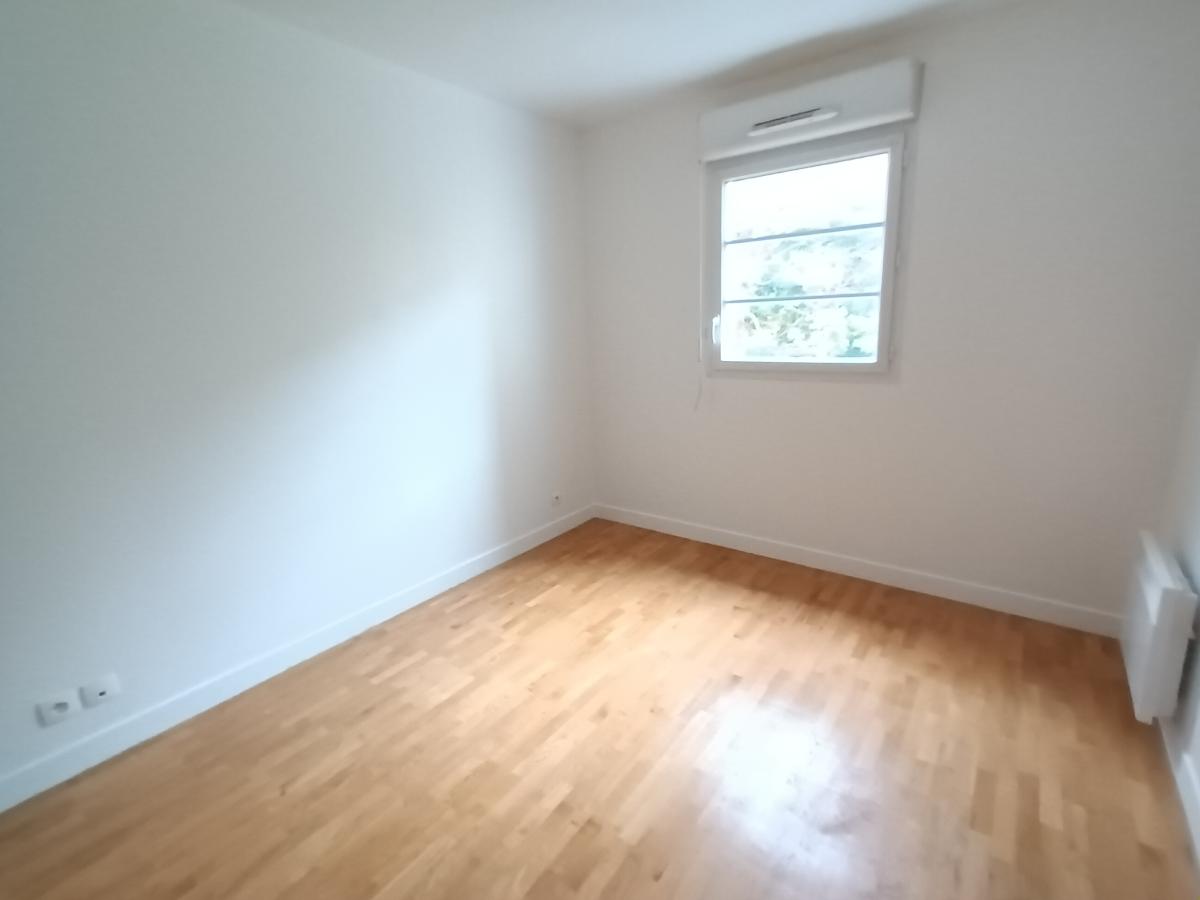 
																																							2 pièces - 
																																						1er étage - 48m² - 909,93 € - Photo #3
