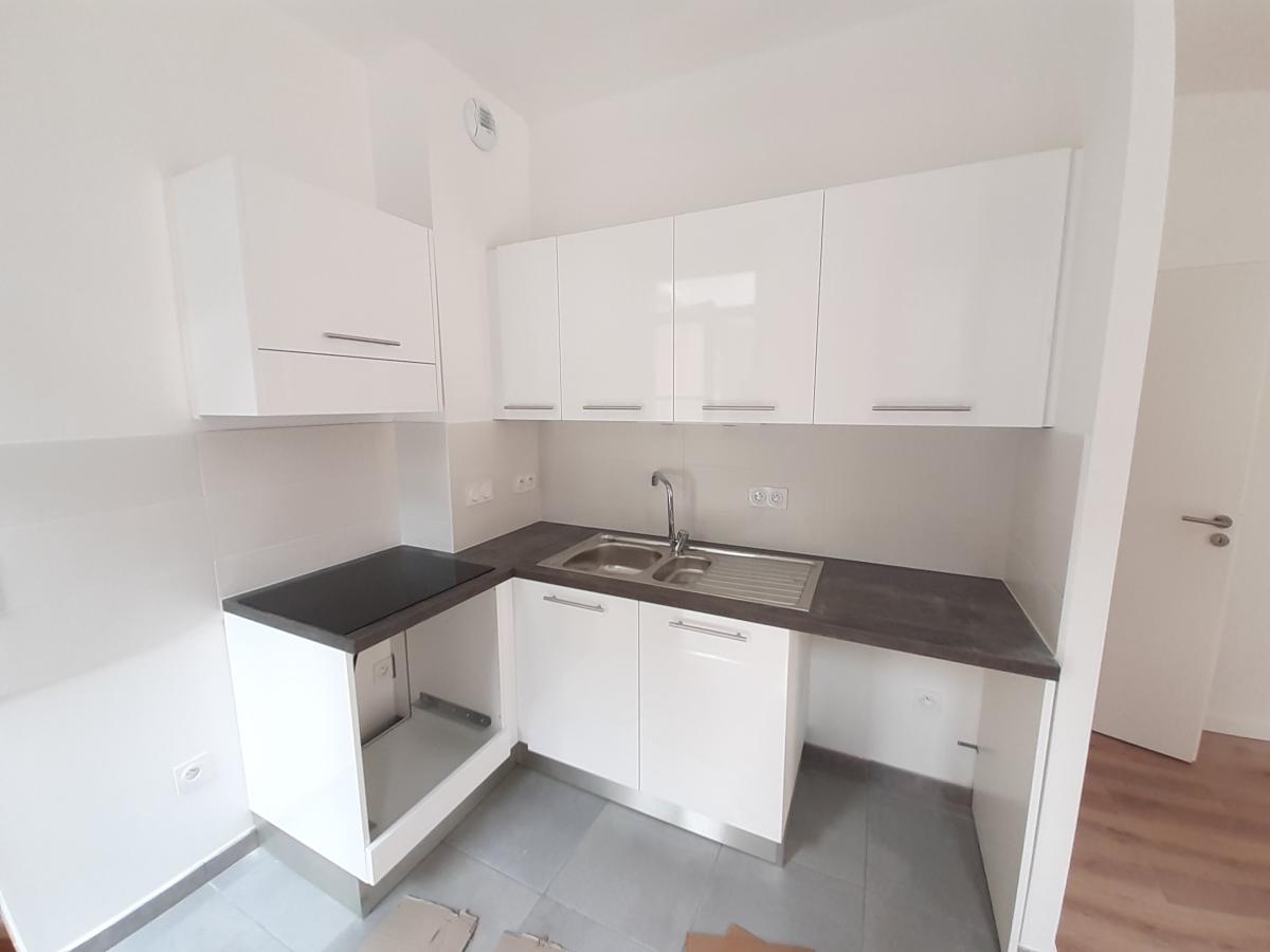 
																																							3 pièces - 
																																						RDC - 72m² - 739,25 € - Photo #2