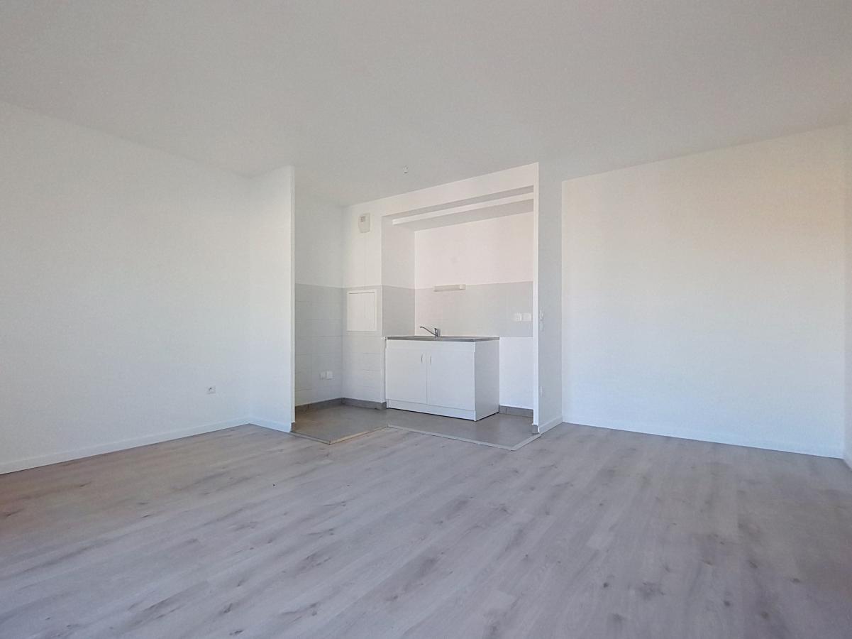 2 pièces - 3ème étage - 43m² - 887,83 € - Photo #1