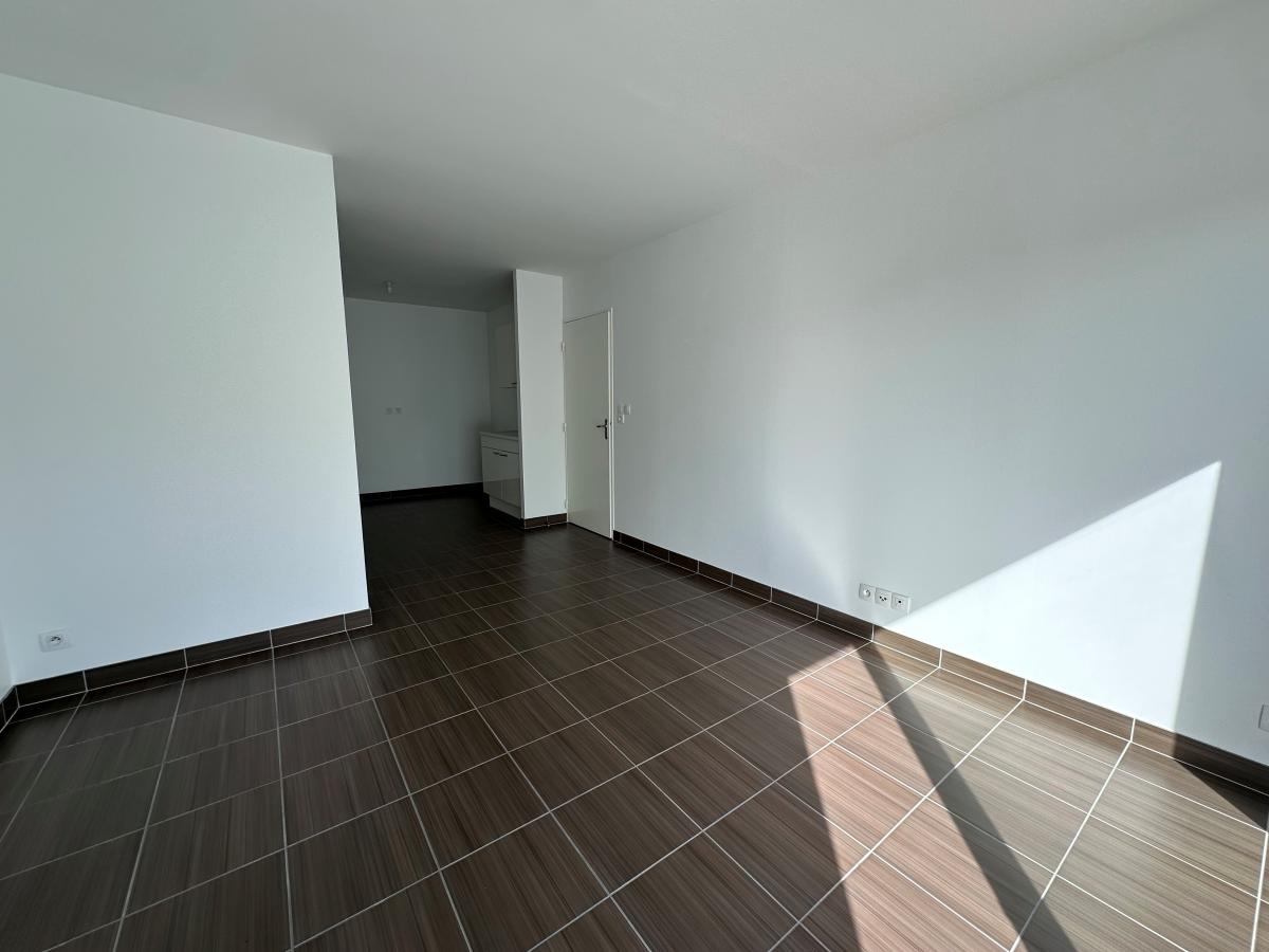 2 pièces - 3ème étage - 45m² - 614,20 € - Photo #2
