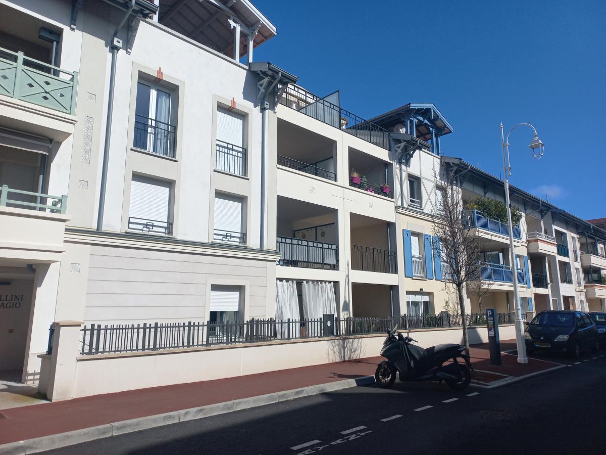 4 pièces - 1er étage - 90m² - 1 051,75 € - Photo #0