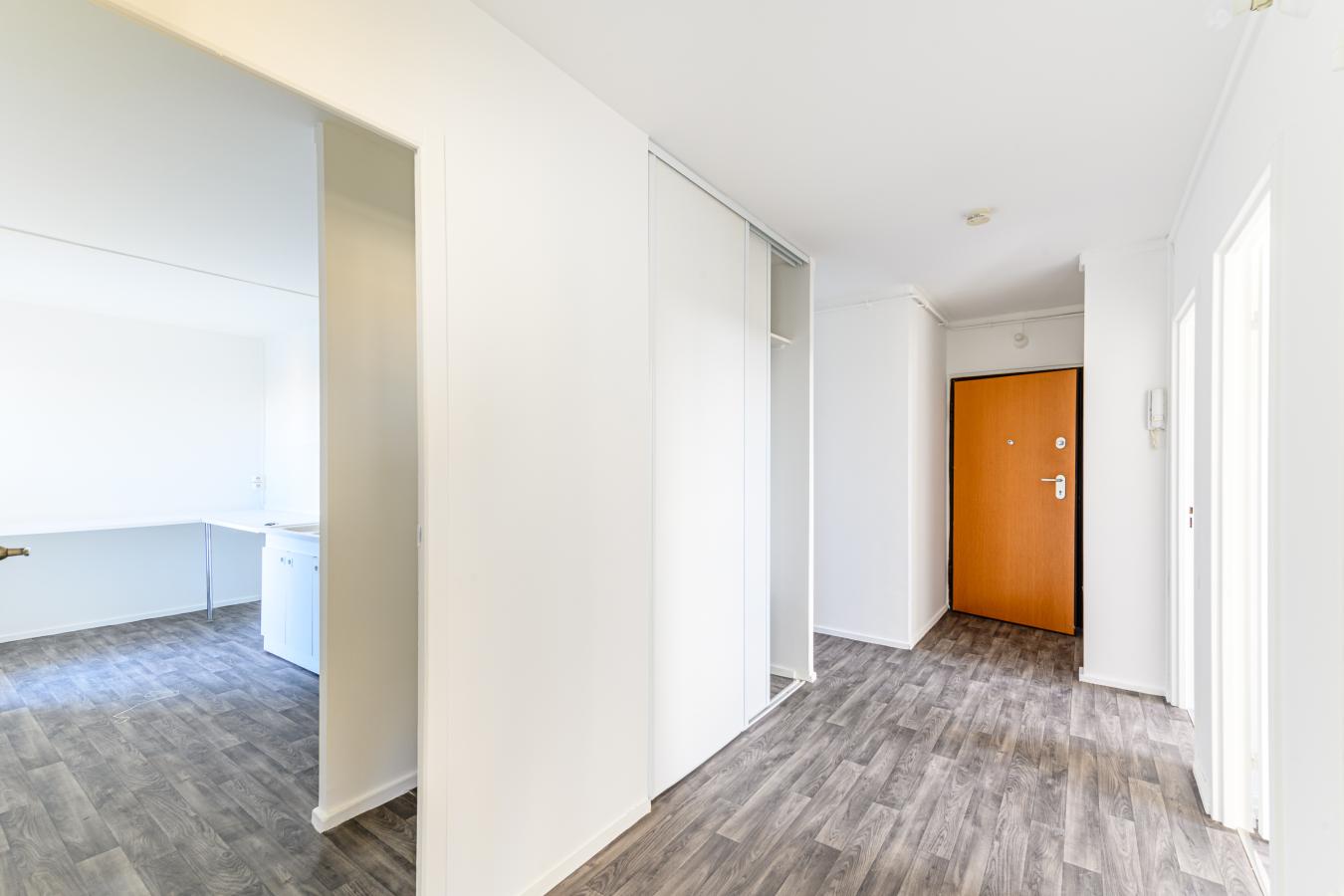 4 pièces -
11ème étage - 71m² - 1 308,24 € - Photo #1