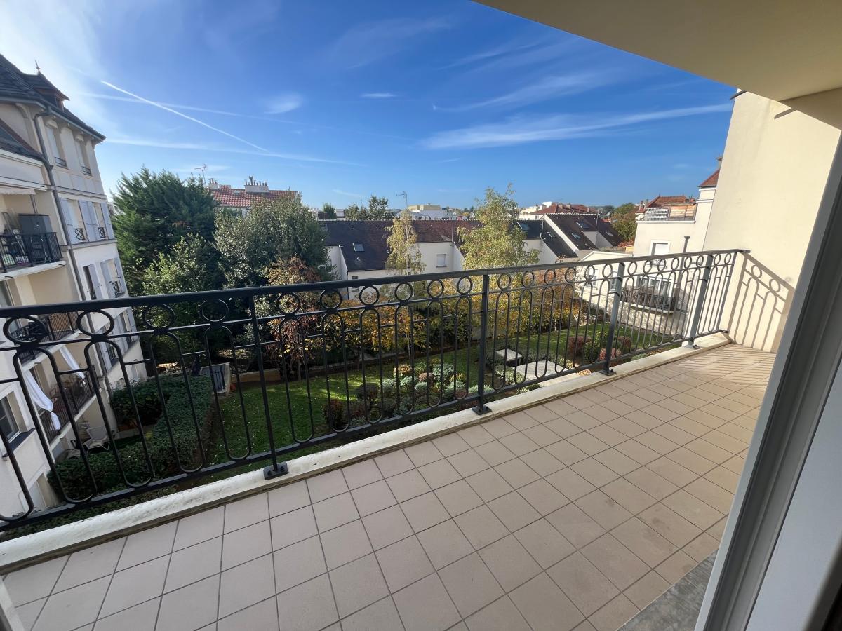 
																																							4 pièces - 
																																						3ème étage - 85m² - 425 000 € - Photo #2