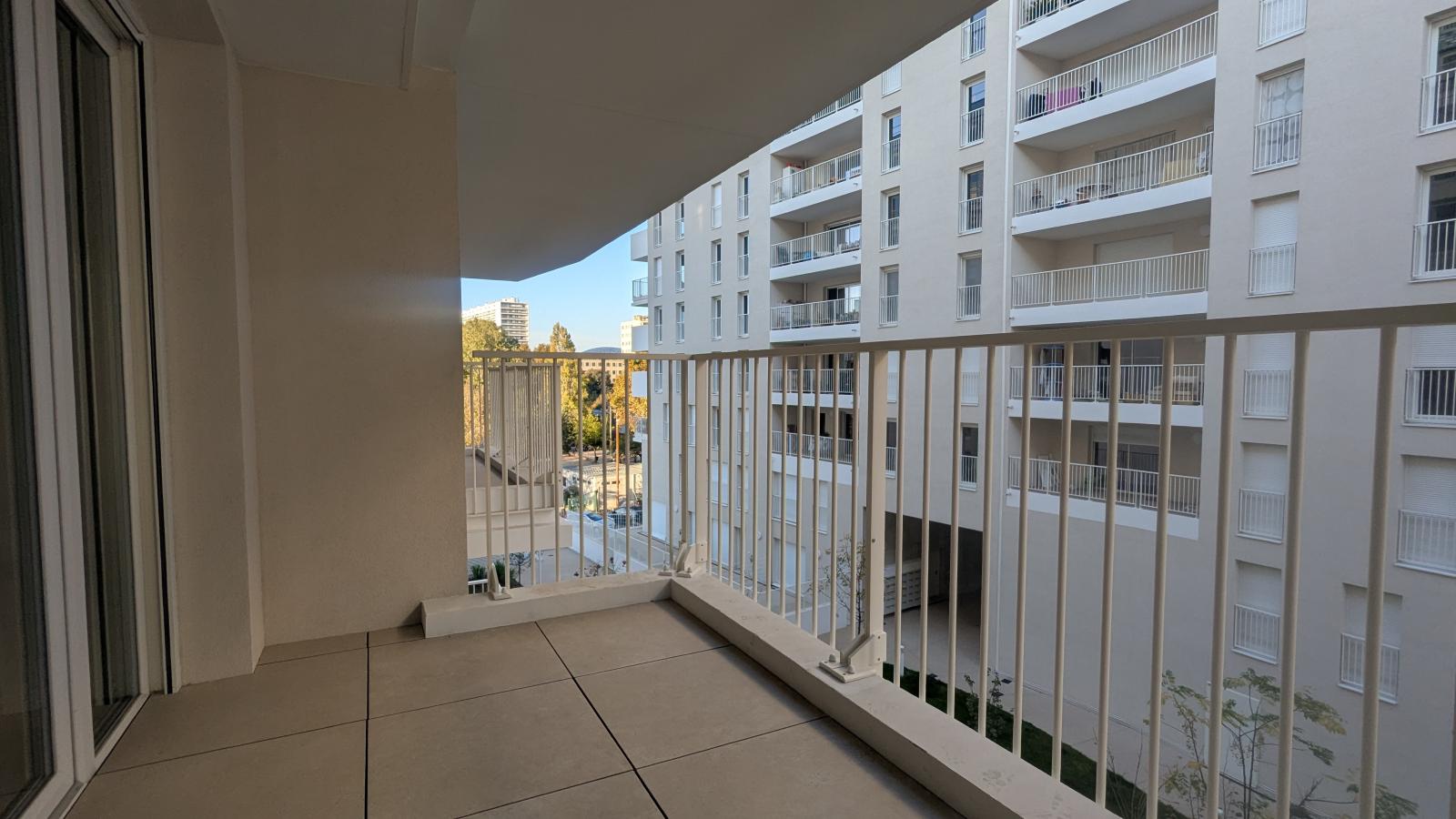 
																																							4 pièces - 
																																						8ème étage - 84m² - 1 287,49 € - Photo #1