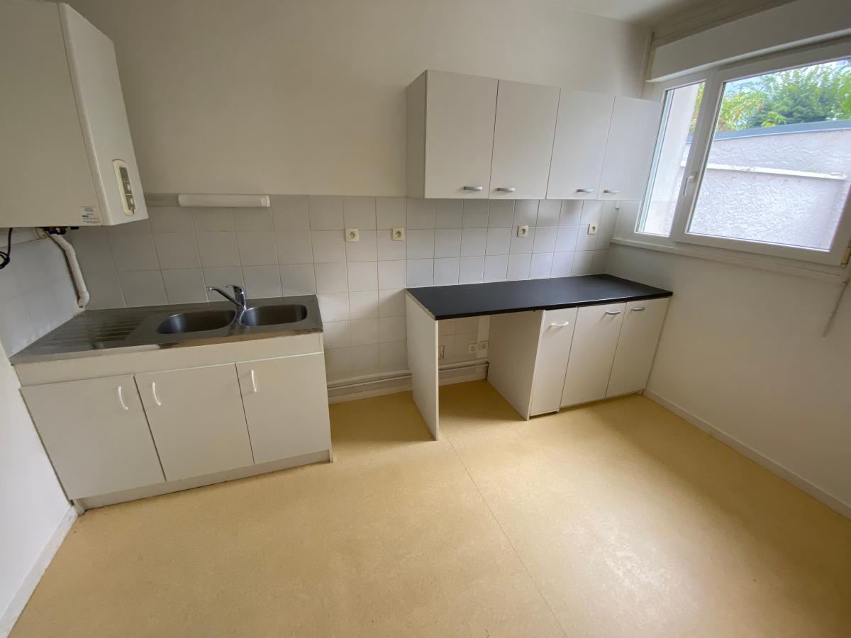 
																																							5 pièces - 
																																						RDC - 104m² - 1 288,63 € - Photo #3