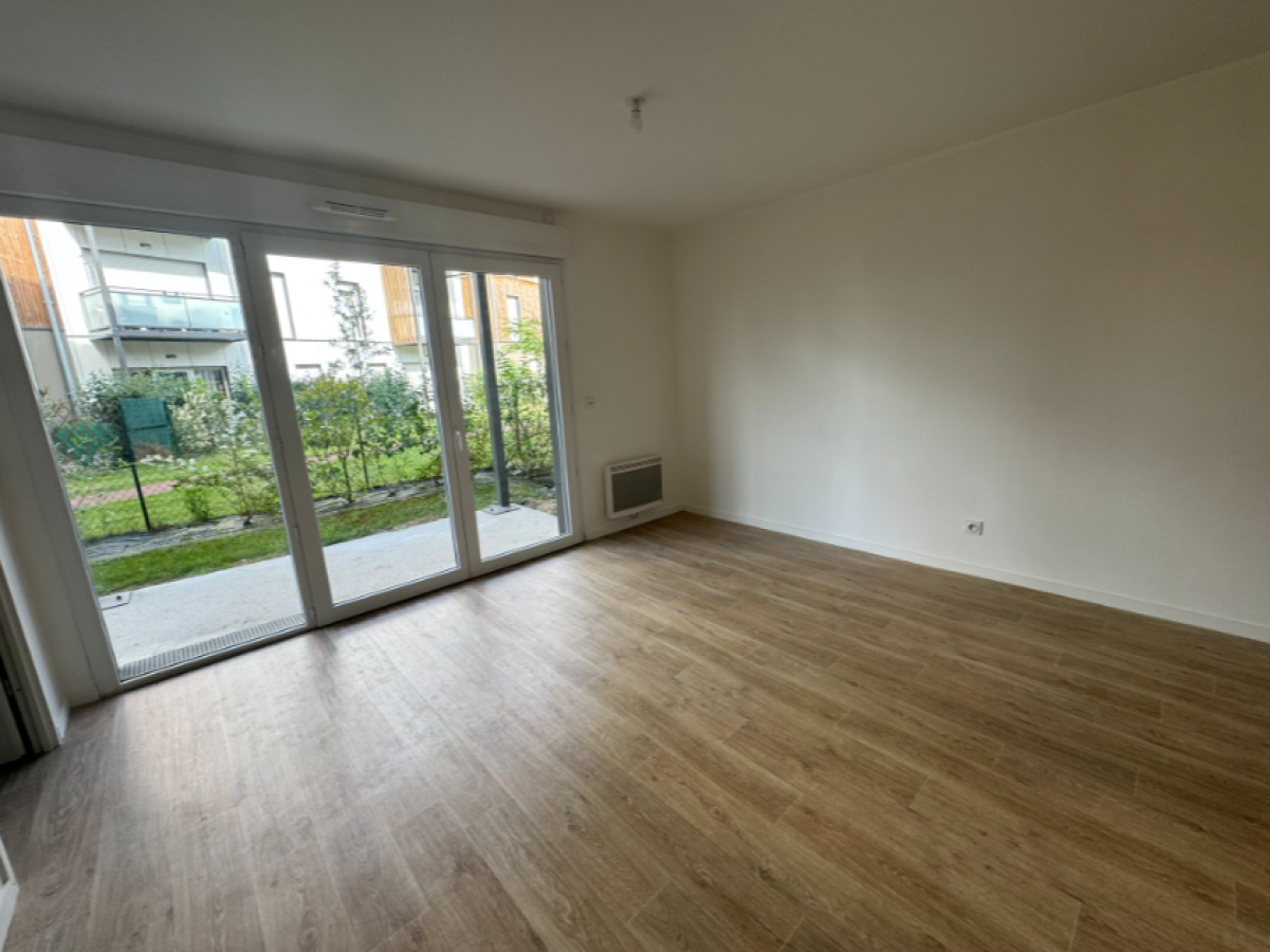 
																																							2 pièces - 
																																						RDC - 41m² - 528,76 € - Photo #2