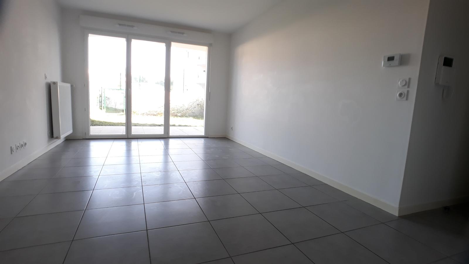 
																																							3 pièces - 
																																						RDC - 58m² - 866,31 € - Photo #1