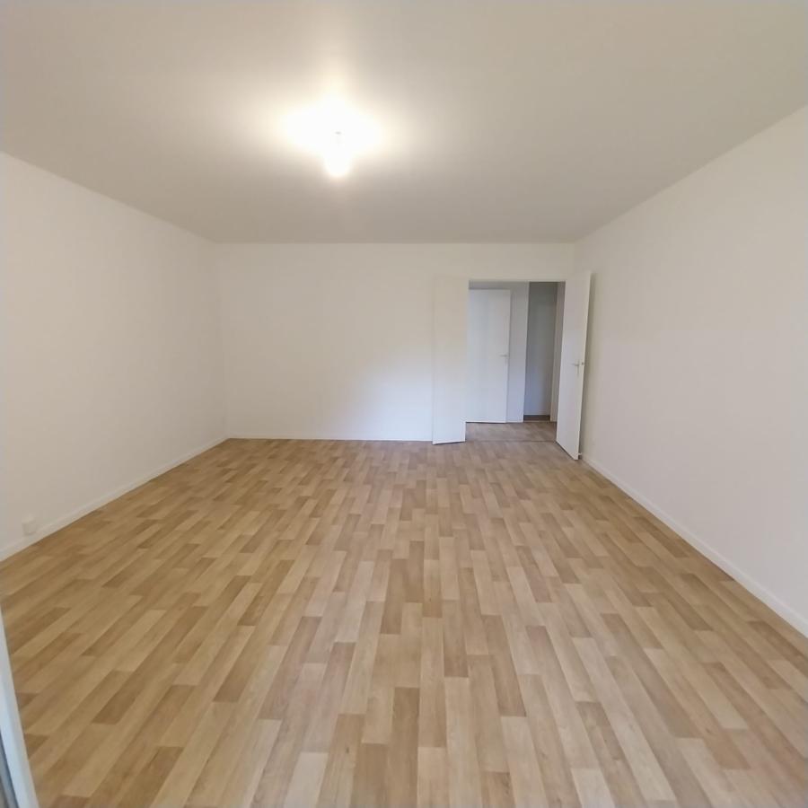 
																																							3 pièces - 
																																						RDC - 70m² - 180 000 € - Photo #1