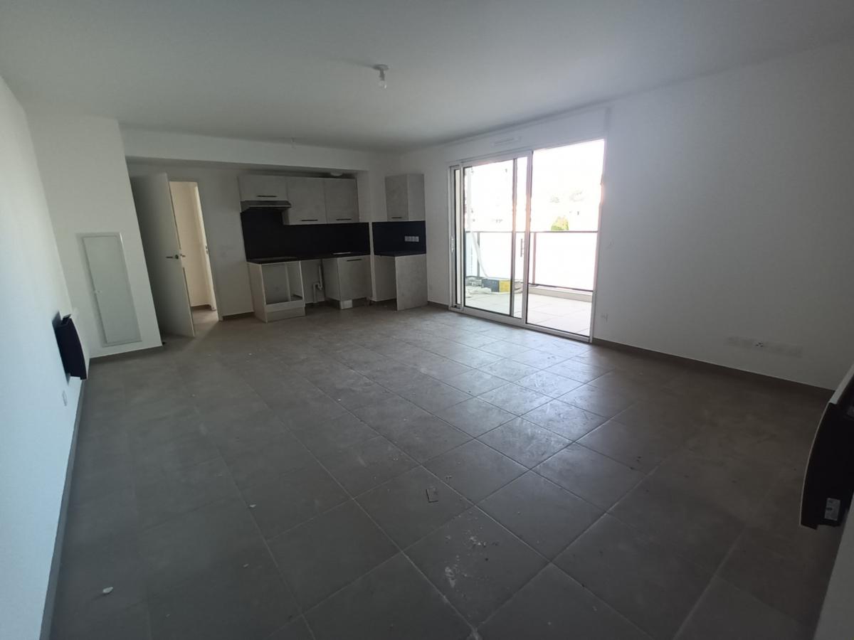 
																																							3 pièces - 
																																						1er étage - 72m² - 1 282,94 € - Photo #3