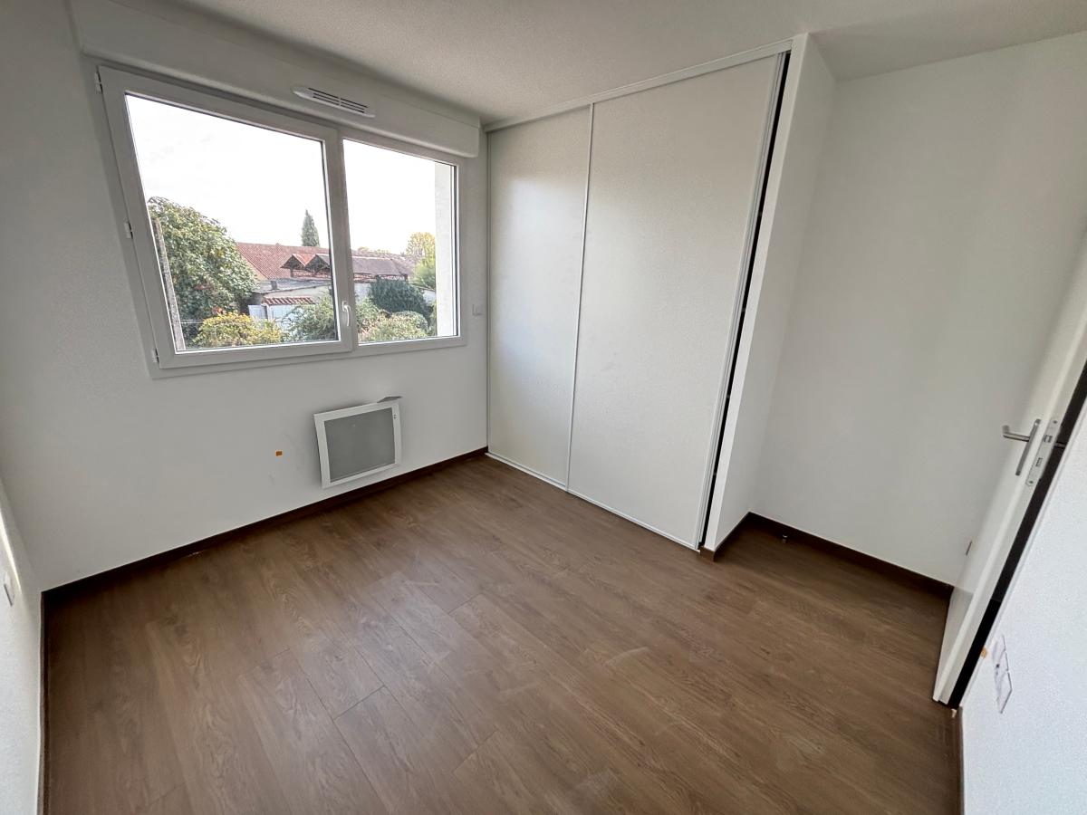 
																																							4 pièces - 
																																						RDC - 83m² - 1 024,65 € - Photo #6