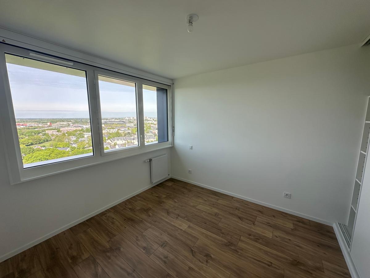 
																																							4 pièces - 
																																						15ème étage - 86m² - 1 096,60 € - Photo #5