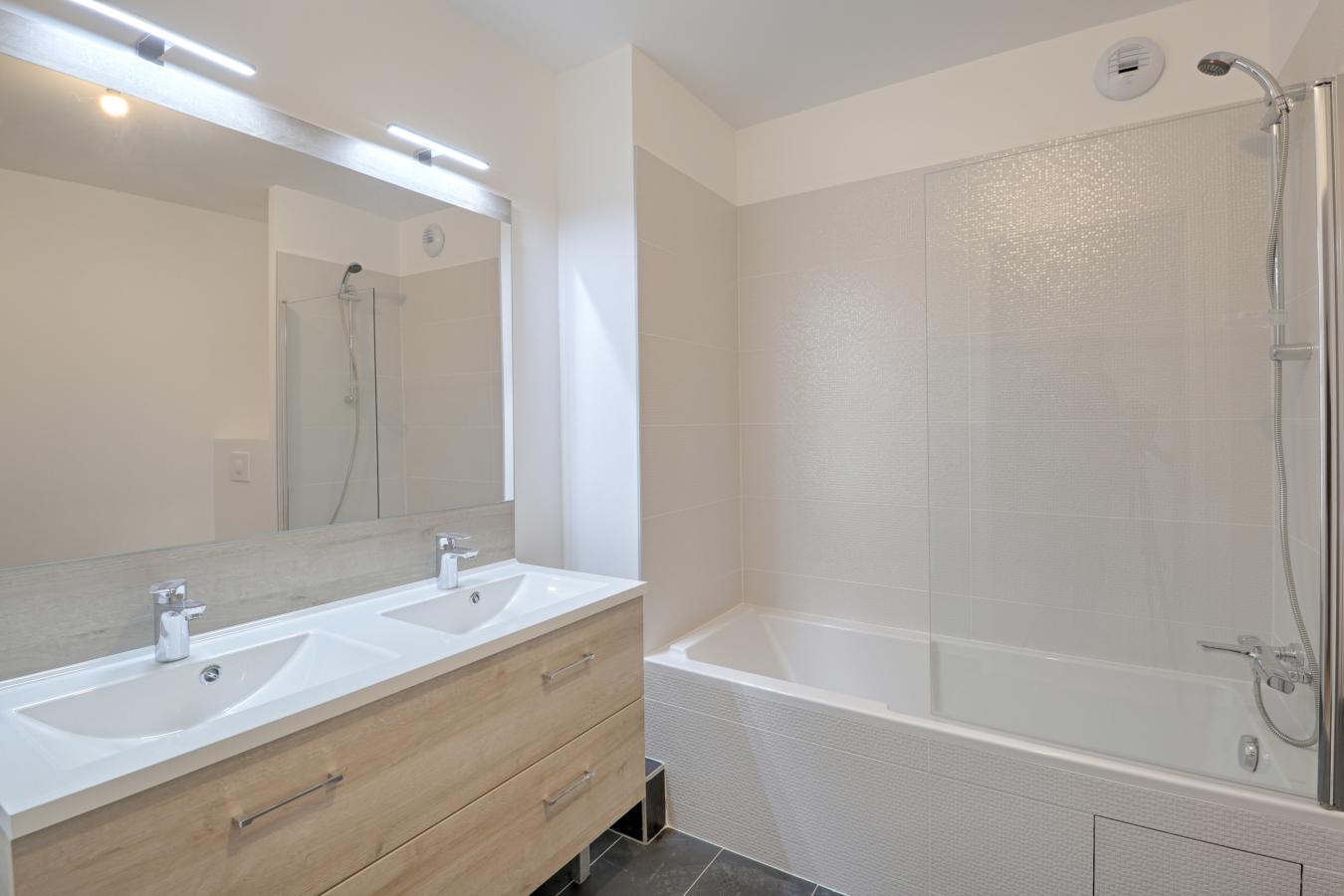 
																																							2 pièces - 
																																						7ème étage - 50m² - 1 397,96 € - Photo #3