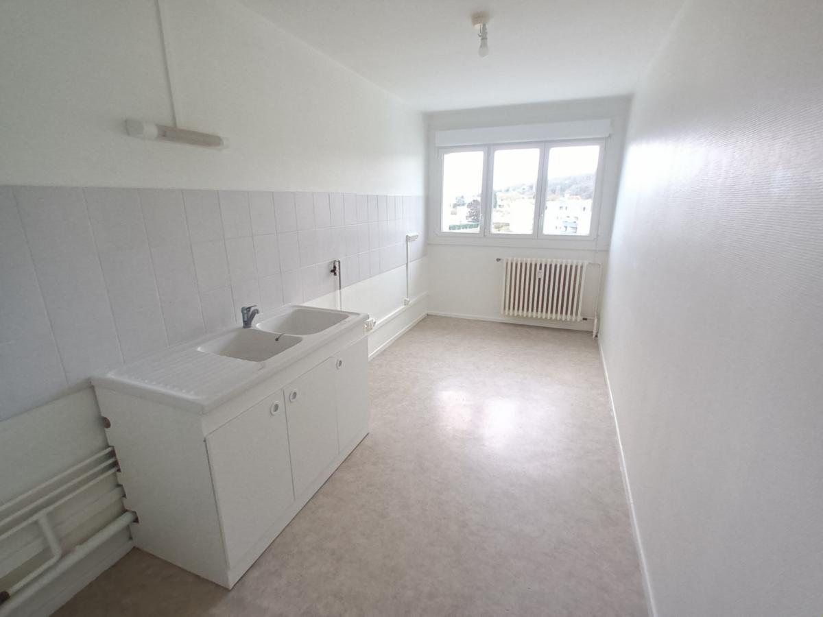 
																			4 pièces - 
																		5ème étage - 78m² - 668,64 € - Photo #1
