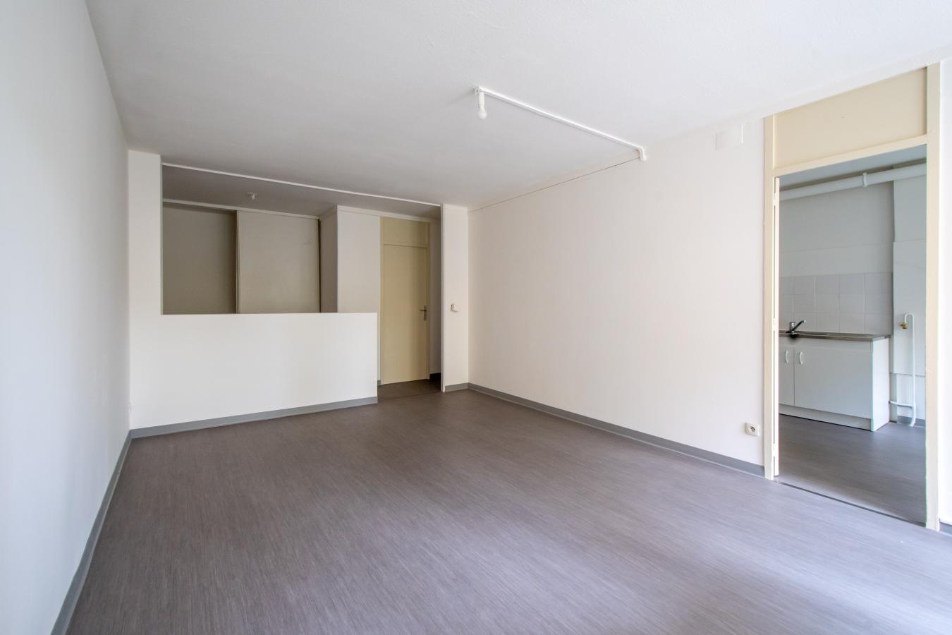 
																			4 pièces – 
																		1er étage – 86m² - 205 000 € - Photo #1