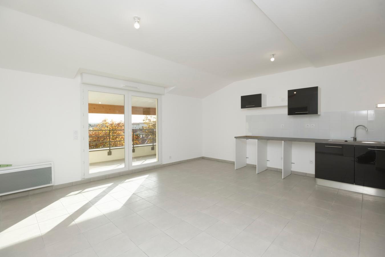 3 pièces - 4ème étage - 67m² - 955,06 € - Photo #2
