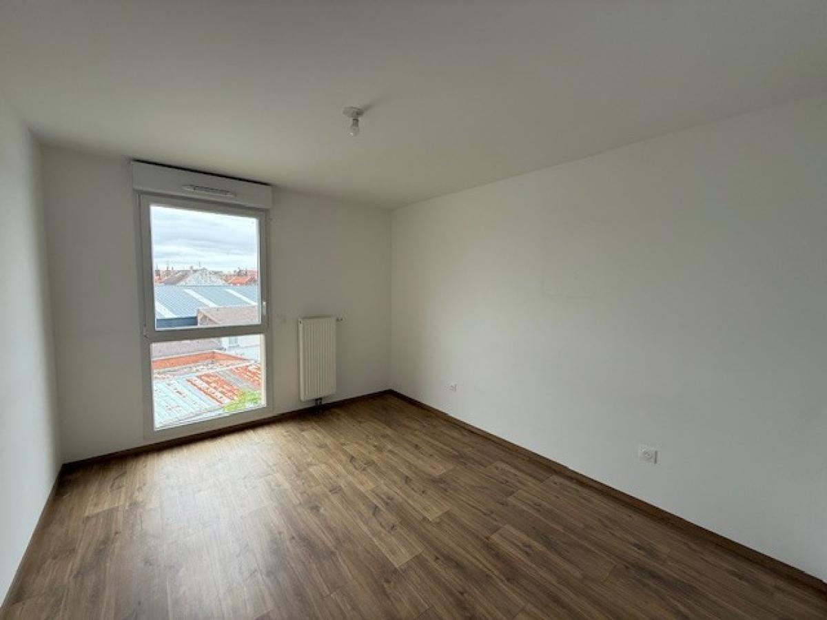 
																			3 pièces - 
																		3ème étage - 61m² - 832,37 € - Photo #2