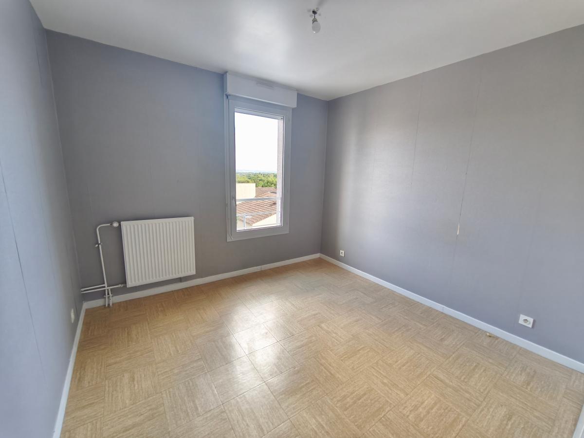 
																																							4 pièces - 
																																						RDC - 0m² - 165 000 € - Photo #5