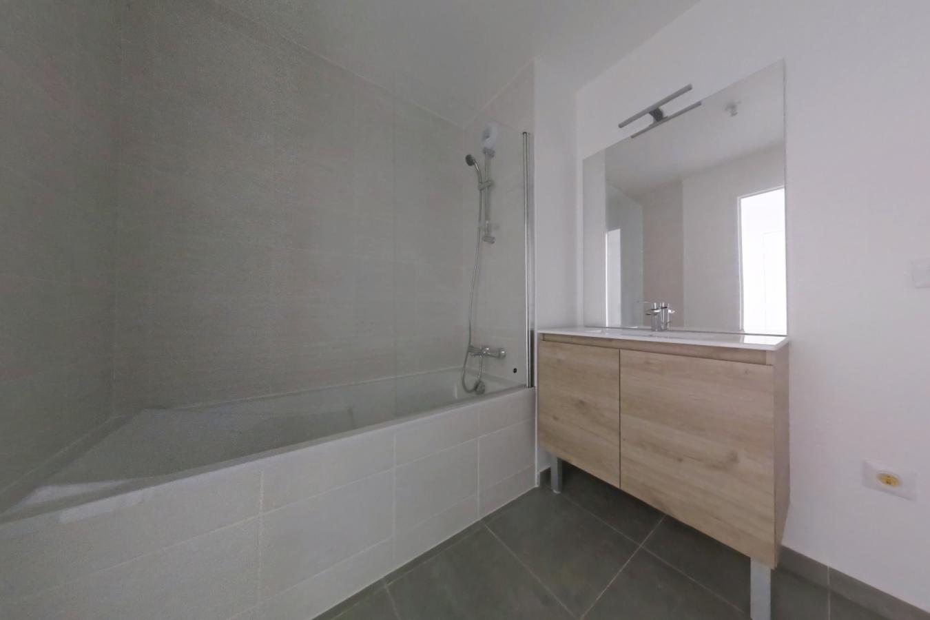 
																																							4 pièces - 
																																						3ème étage - 80m² - 1 415,57 € - Photo #4