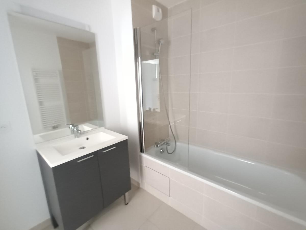 
																																							3 pièces - 
																																						4ème étage - 62m² - 929,37 € - Photo #3