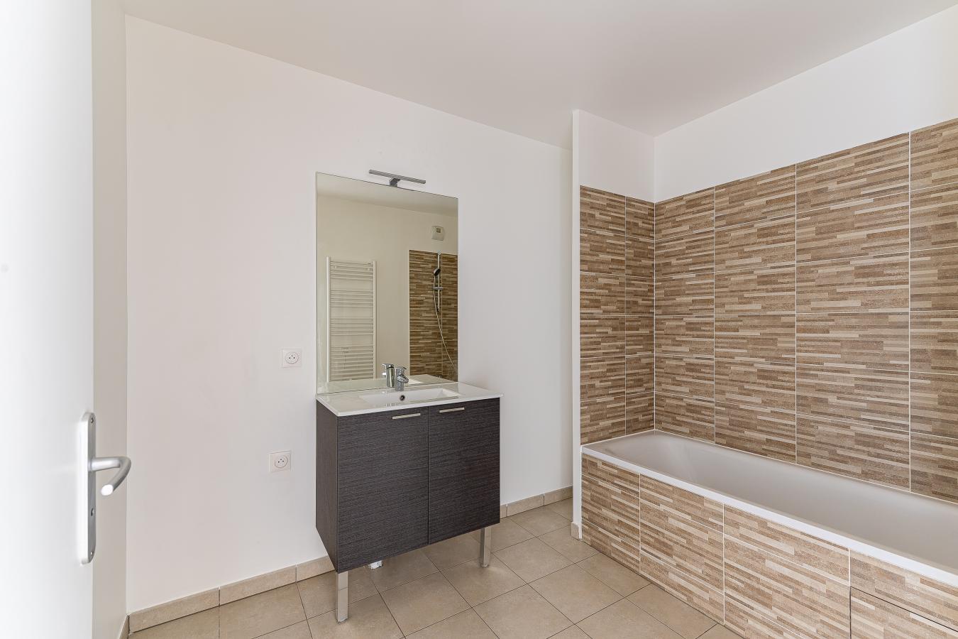 
																																							4 pièces - 
																																						4ème étage - 92m² - 1 304,03 € - Photo #7