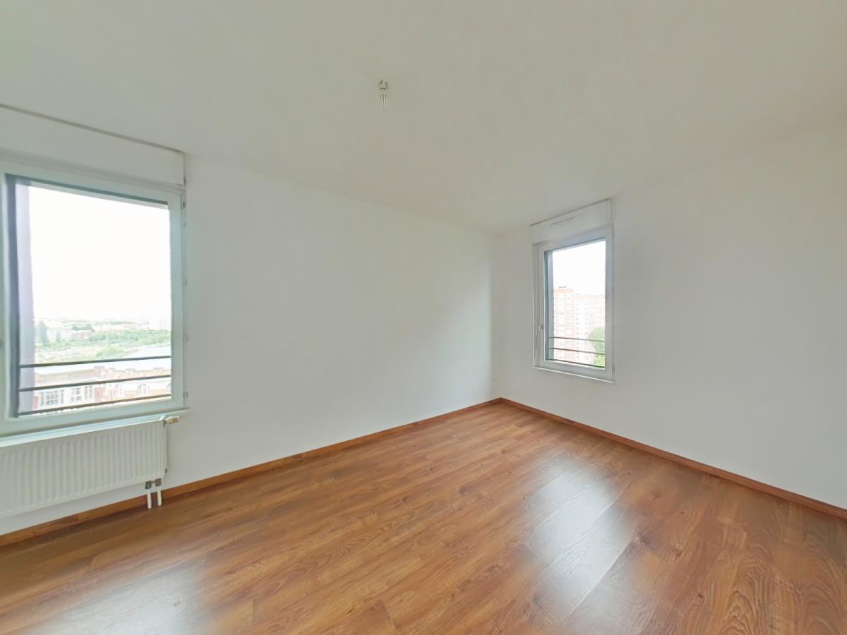 
																			4 pièces - 
																		7ème étage - 87m² - 1 365,25 € - Photo #4