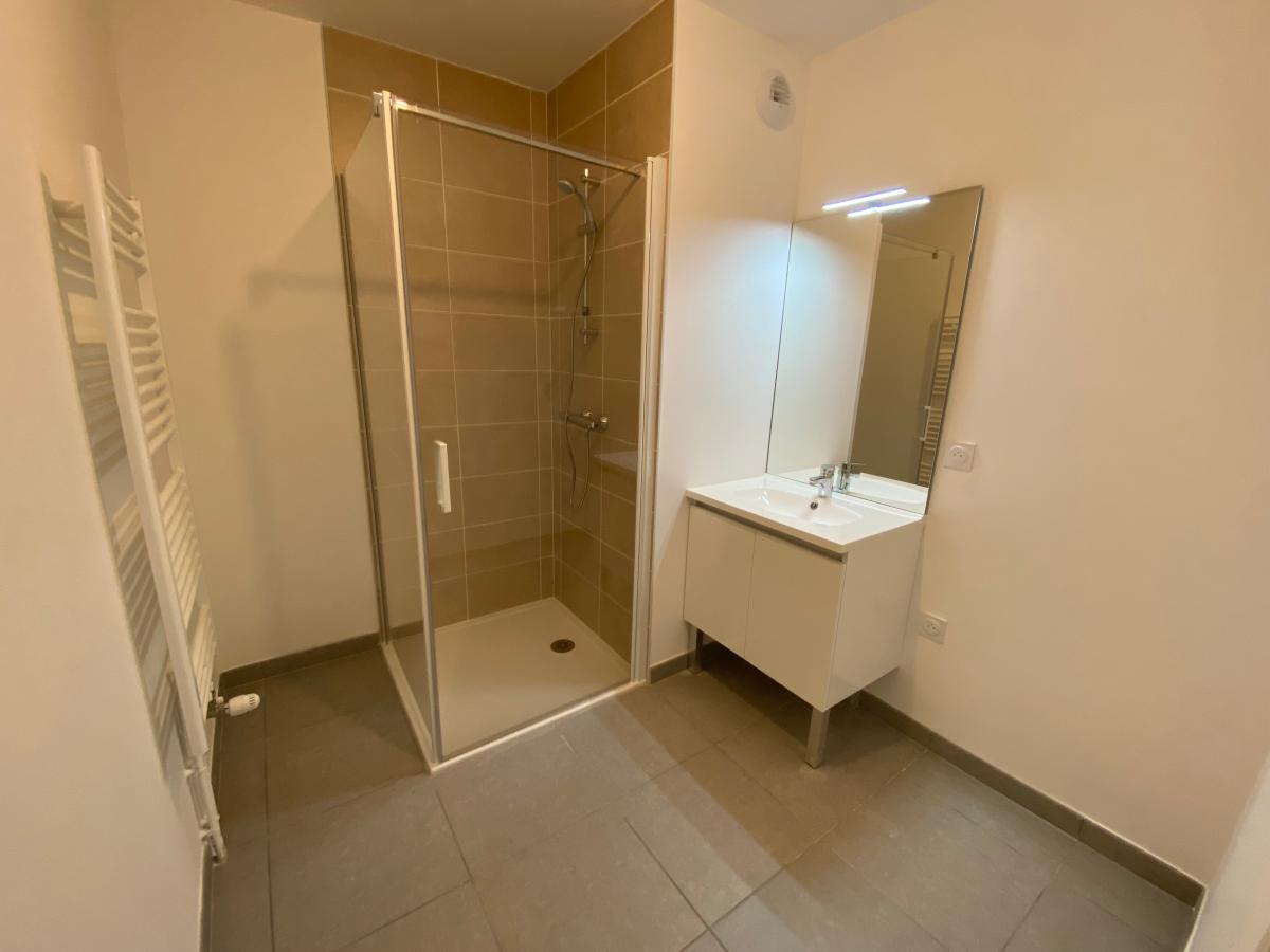 
																																							3 pièces - 
																																						RDC - 63m² - 818,35 € - Photo #6