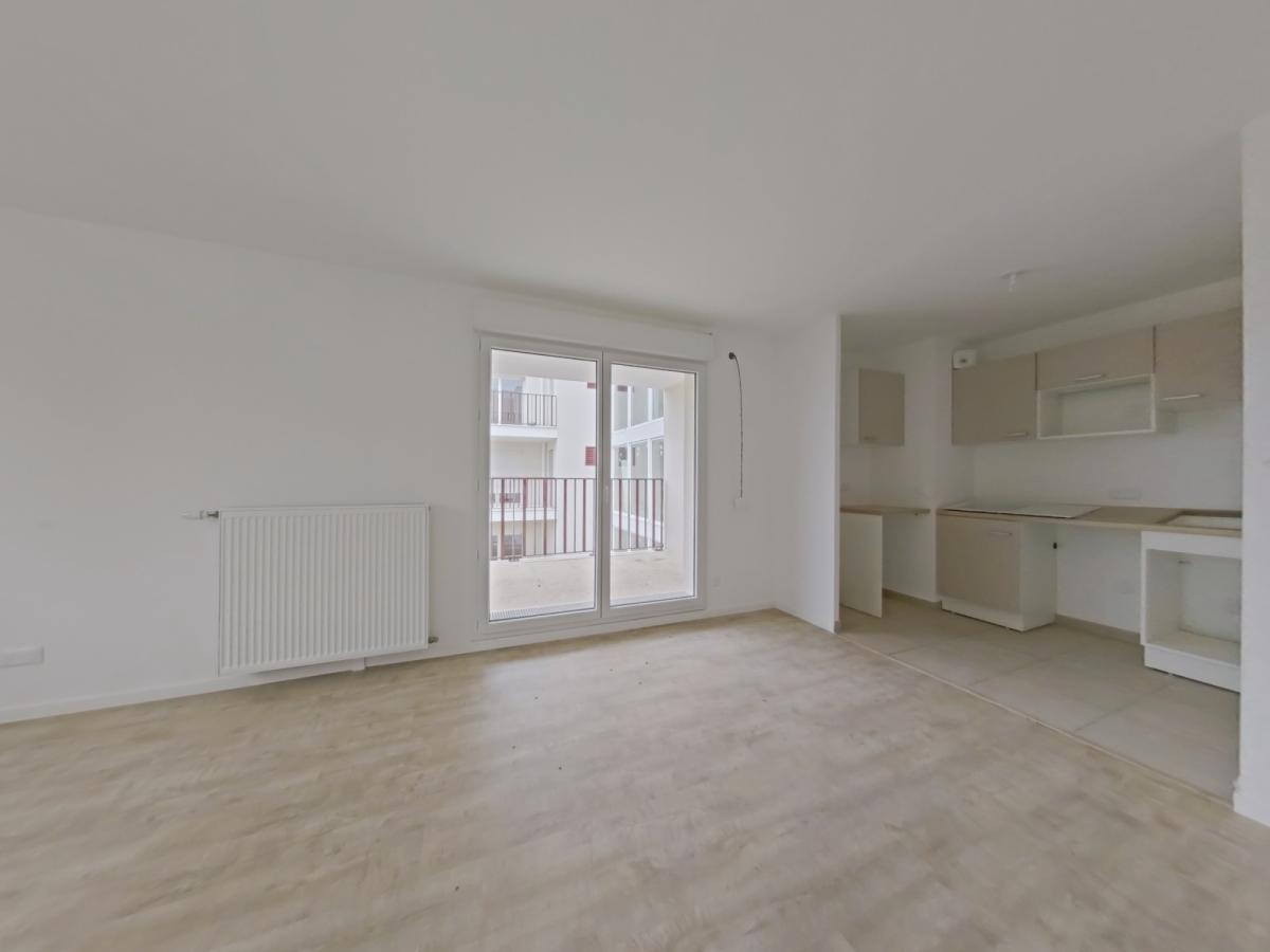 3 pièces - 1er étage - 60m² - 825,24 € - Photo #0