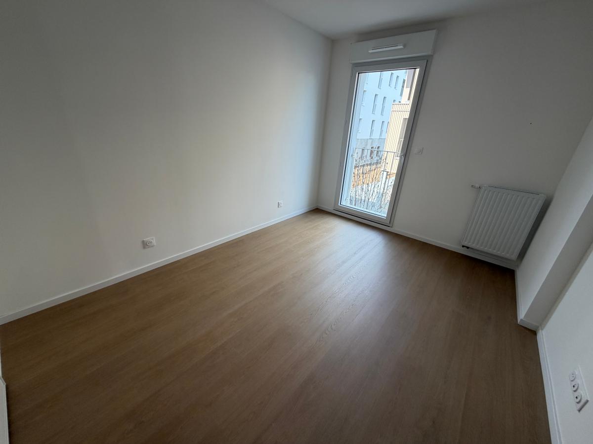 
																																							3 pièces - 
																																						1er étage - 67m² - 969,56 € - Photo #3