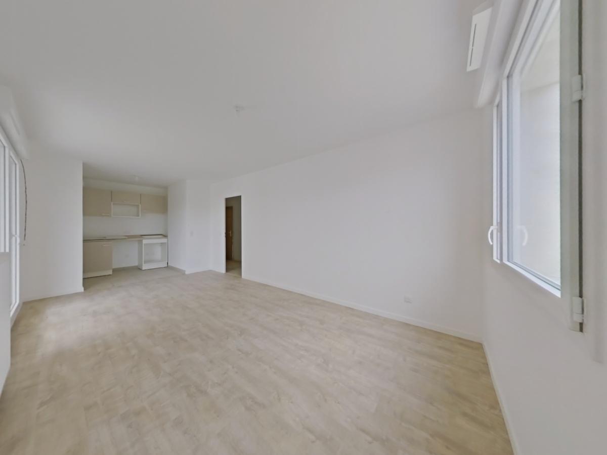 3 pièces - 1er étage - 60m² - 825,24 € - Photo #1