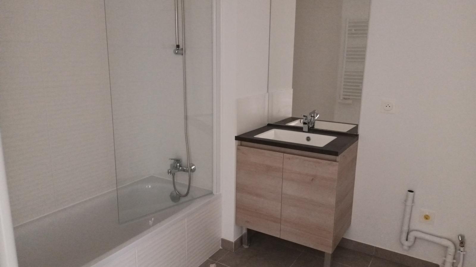 
																																							3 pièces - 
																																						2ème étage - 69m² - 1 080,76 € - Photo #4