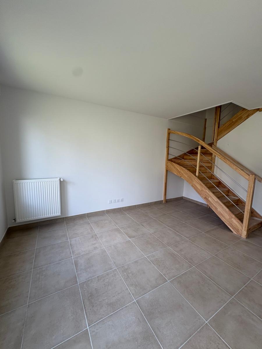 
																																							5 pièces - 
																																						RDC - 94m² - 1 311,91 € - Photo #1