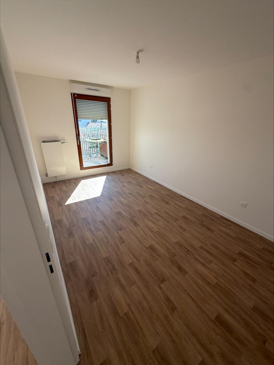 2 pièces - 4ème étage - 46m² - 1 008,02 € - Photo #3