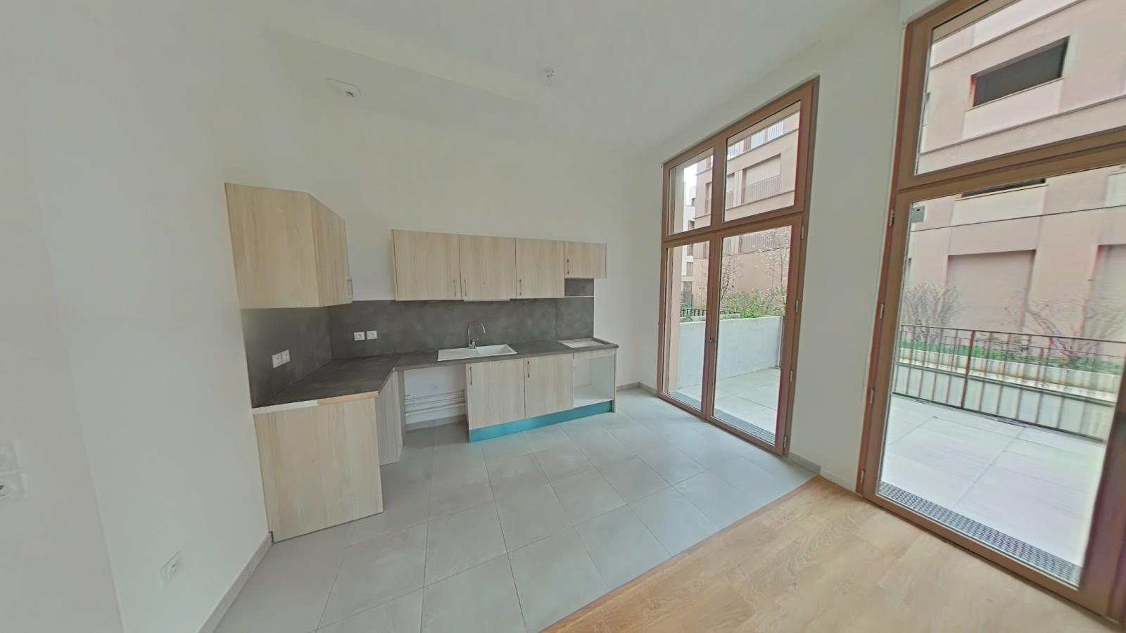 
																																							4 pièces - 
																																						RDC - 89m² - 1 799,17 € - Photo #2